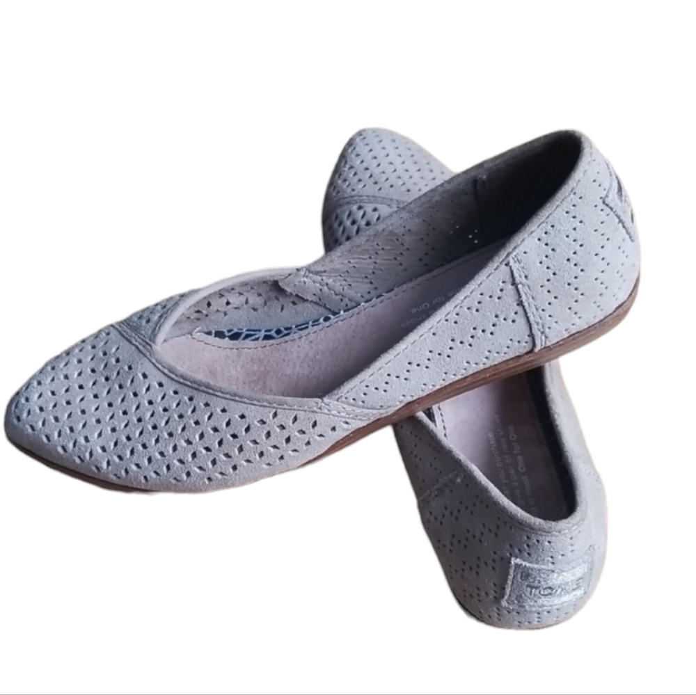 Toms size 6.5 Tan women's shoes